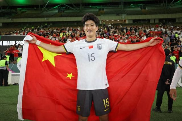 澳门真人百家乐-从“带刀中卫”闪耀亚洲杯，看到青训久久为功之路|泰山|彭啸|中国队|韩鹏|U23_新浪体育_新浪新闻