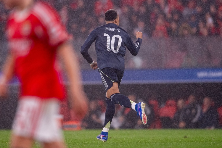 澳门真人百家乐官网-太阳报：姆巴佩在西班牙一家社区驾校考驾照，教练是马竞球迷